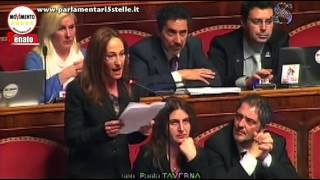Paola Taverna rottama in diretta Matteo Renzi